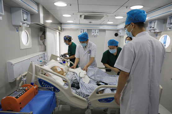 高压氧舱治疗危重病人